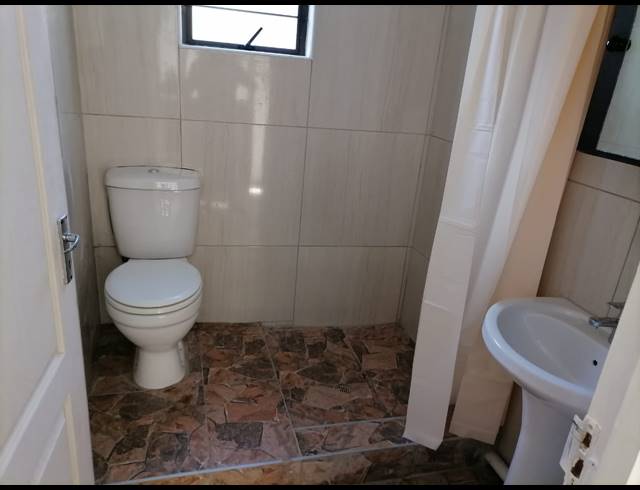 2 BEDROOM HOUSE FOR SALE IN MEREBANK EAST